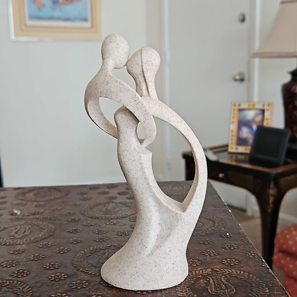 NWOT Modern sandstone resin lovers figurine - Picture 2 of 6
